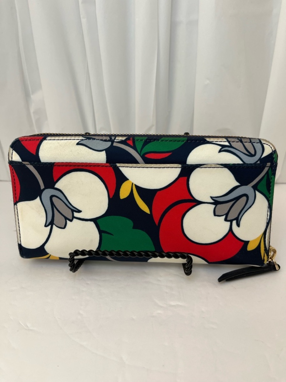 kate spade Floral Zip-Around Wallet in Red, Green & Black - Picture 2 of 5